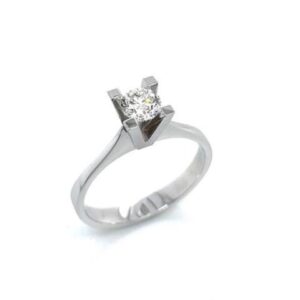 Pırlanta Tektaş Yüzük